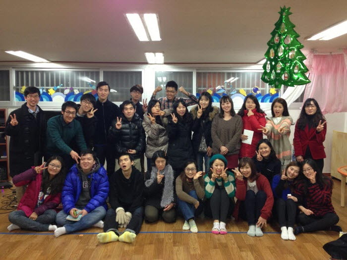 [12.12.23]성탄파티_2부72.JPG